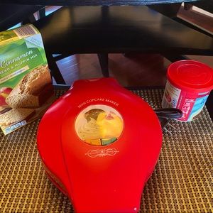 Cute and Easy, Mini Cupcake 🧁 Maker, Popcorn 🍿 Popper, and Melon 🍉 Cutter.